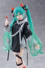 Hatsune Miku Wonderland PVC Statue Fashion Punk Ver. 18 cm — изображение 4