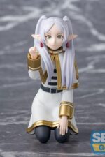 Frieren: Beyond Journey's End PM Perching PVC Statue Frieren Poking Something 10 cm